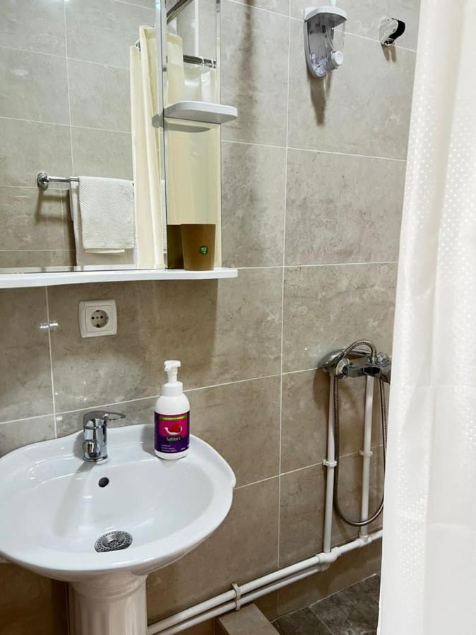 Meiman House Close To Asia Mall Bishkek Luaran gambar